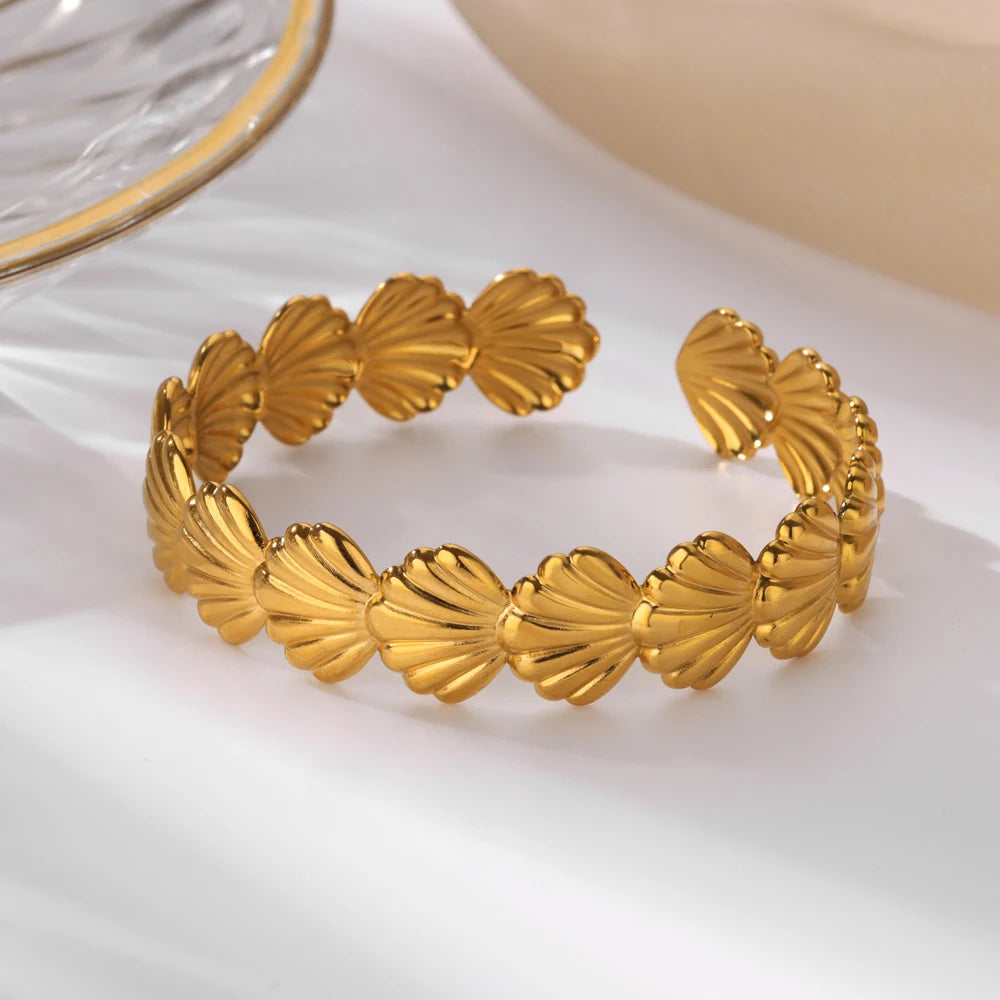 Gold Shell Cuff Bracelet – Stainless Steel Opening Bangle for Women’s Summer Beach Style - Image 3