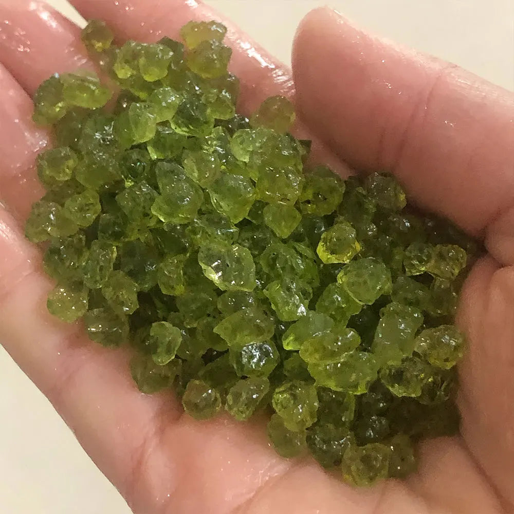 20g/Pack Natural Peridot Olivine Quartz Chips – Raw Gemstone Gravel for Healing, Decoration & Feng Shui - Image 3